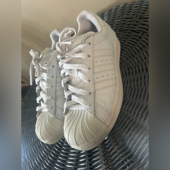 Adidas Superstars - Picture 4 of 7